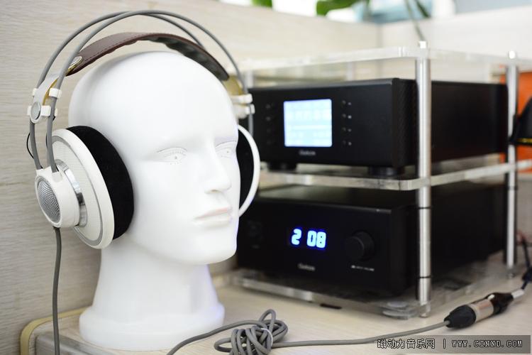 告訴你QA100或QA690數(shù)字功放如何連接平衡耳機(jī)